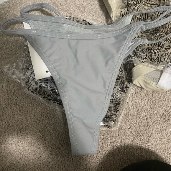 Boutine LA bathing suits - Picture 4 of 6